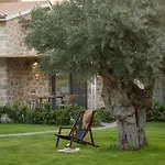 Yannis Retreat