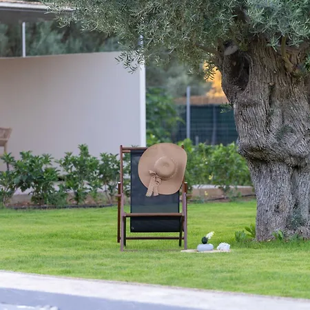 Yannis Retreat Apartment *