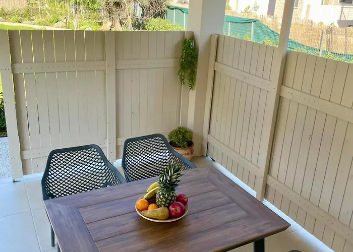 Yannis Retreat Appartement *